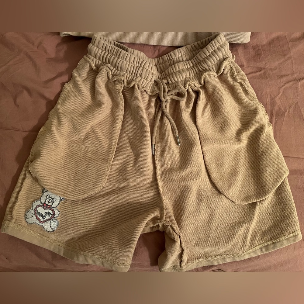 🧸 Bella Doña - Me Amo Embroidered Bear Sweatshirt + Sweatshorts Set in Tan - S - Picture 8 of 16